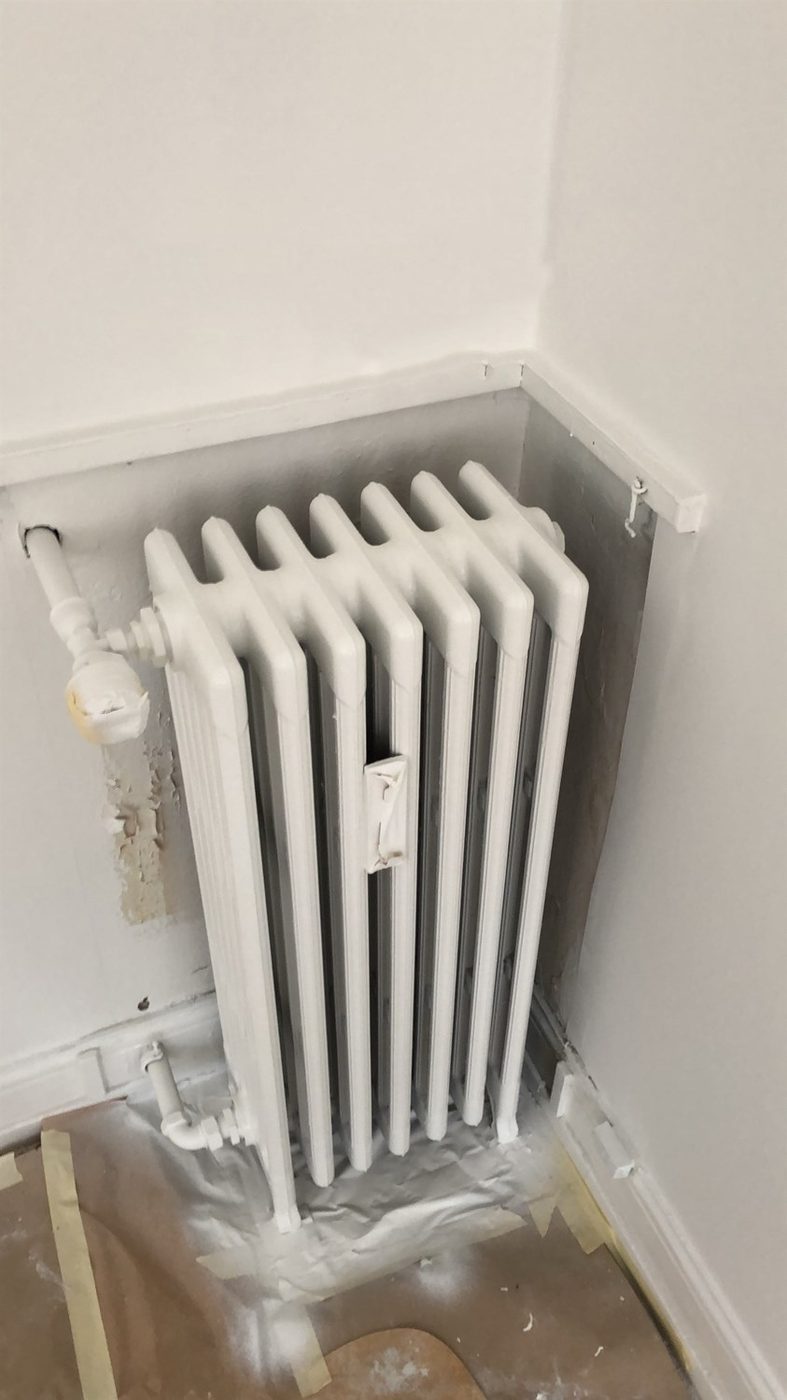 Radiator slebet og malet - efter